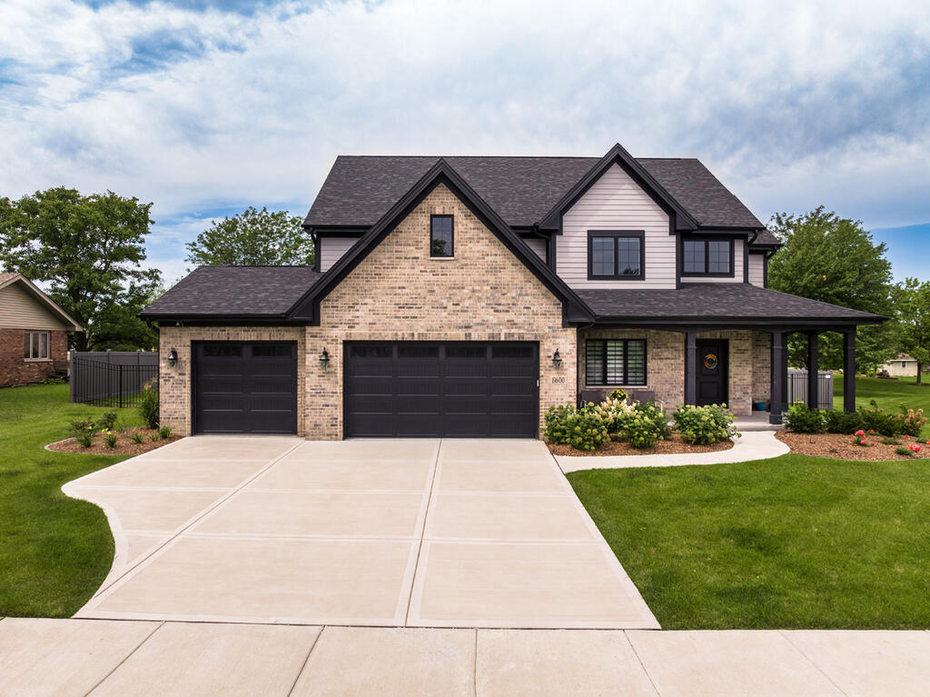 Brick Home with Glacier Gray Western